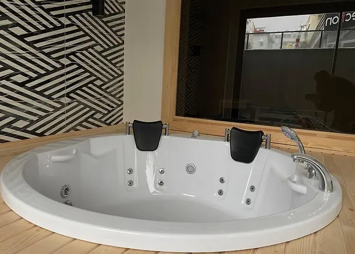 Rose 7 * אלאניה